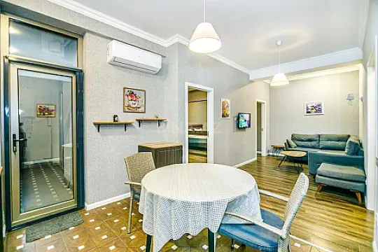Kirayə verilir 2 otaqlı mənzil 110 m²
