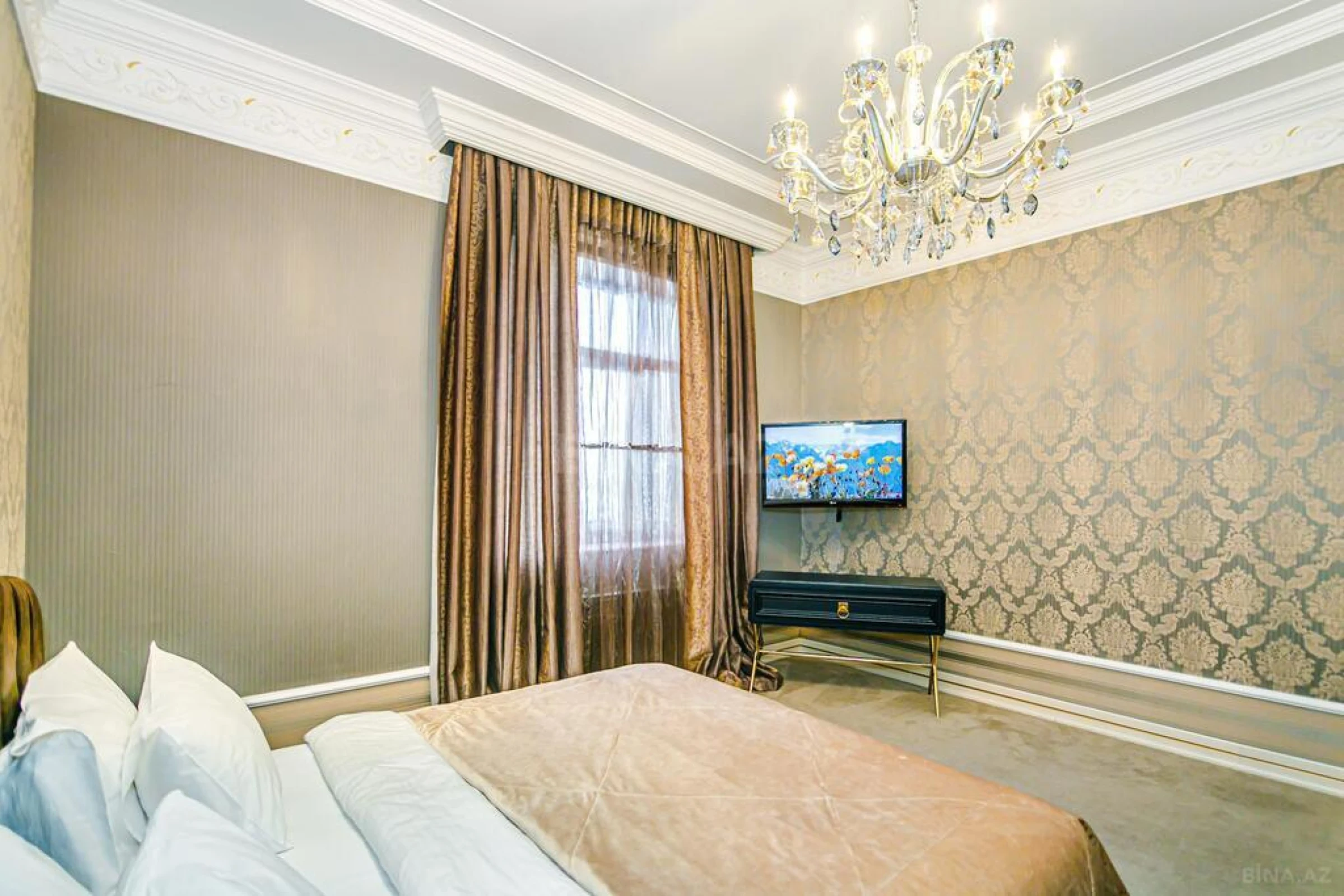 Kirayə verilir 3 otaqlı mənzil 180 m²