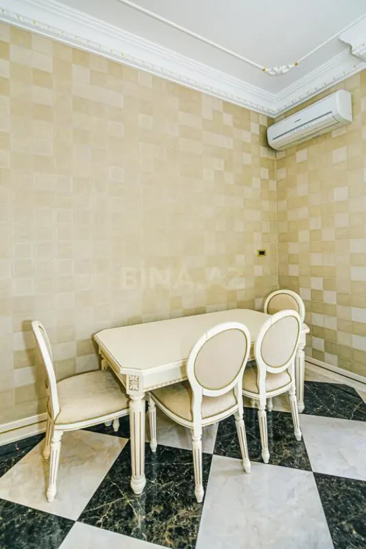 Kirayə verilir 3 otaqlı mənzil 180 m²