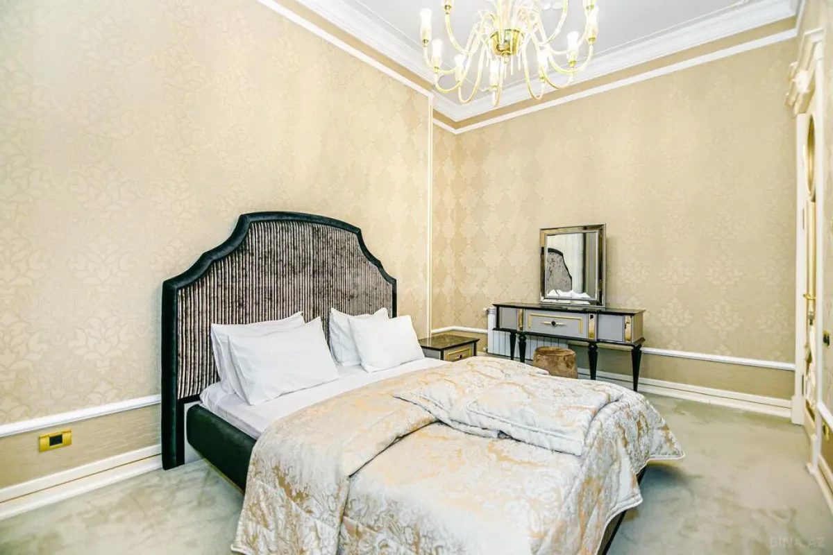 Kirayə verilir 3 otaqlı mənzil 180 m²