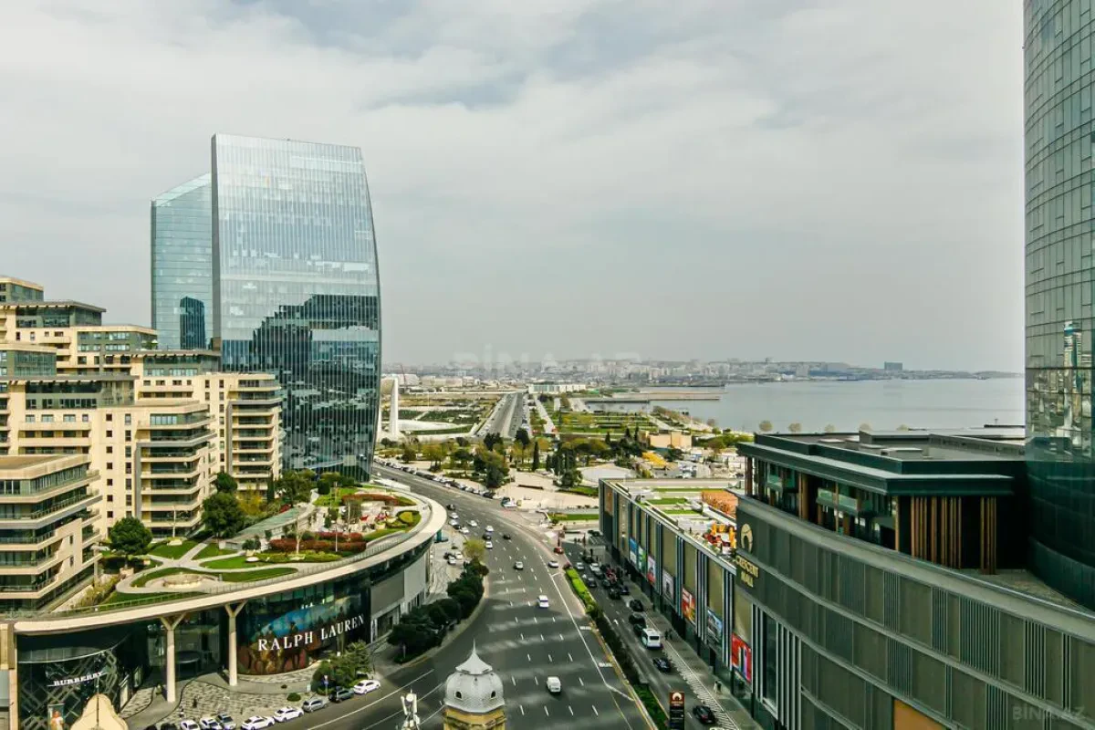 Kirayə verilir 3 otaqlı mənzil 180 m²