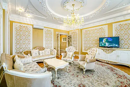 Kirayə verilir 3 otaqlı mənzil 180 m²