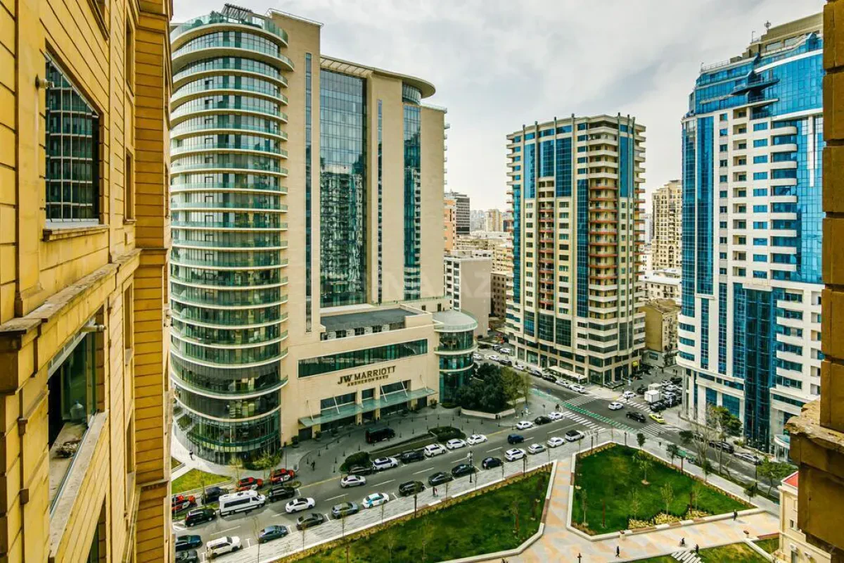 Kirayə verilir 3 otaqlı mənzil 180 m²