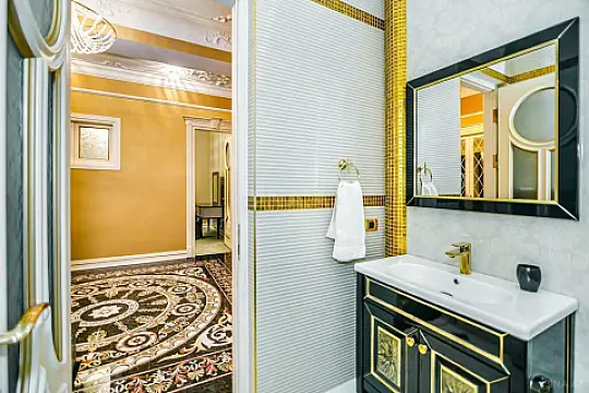Kirayə verilir 3 otaqlı mənzil 180 m²