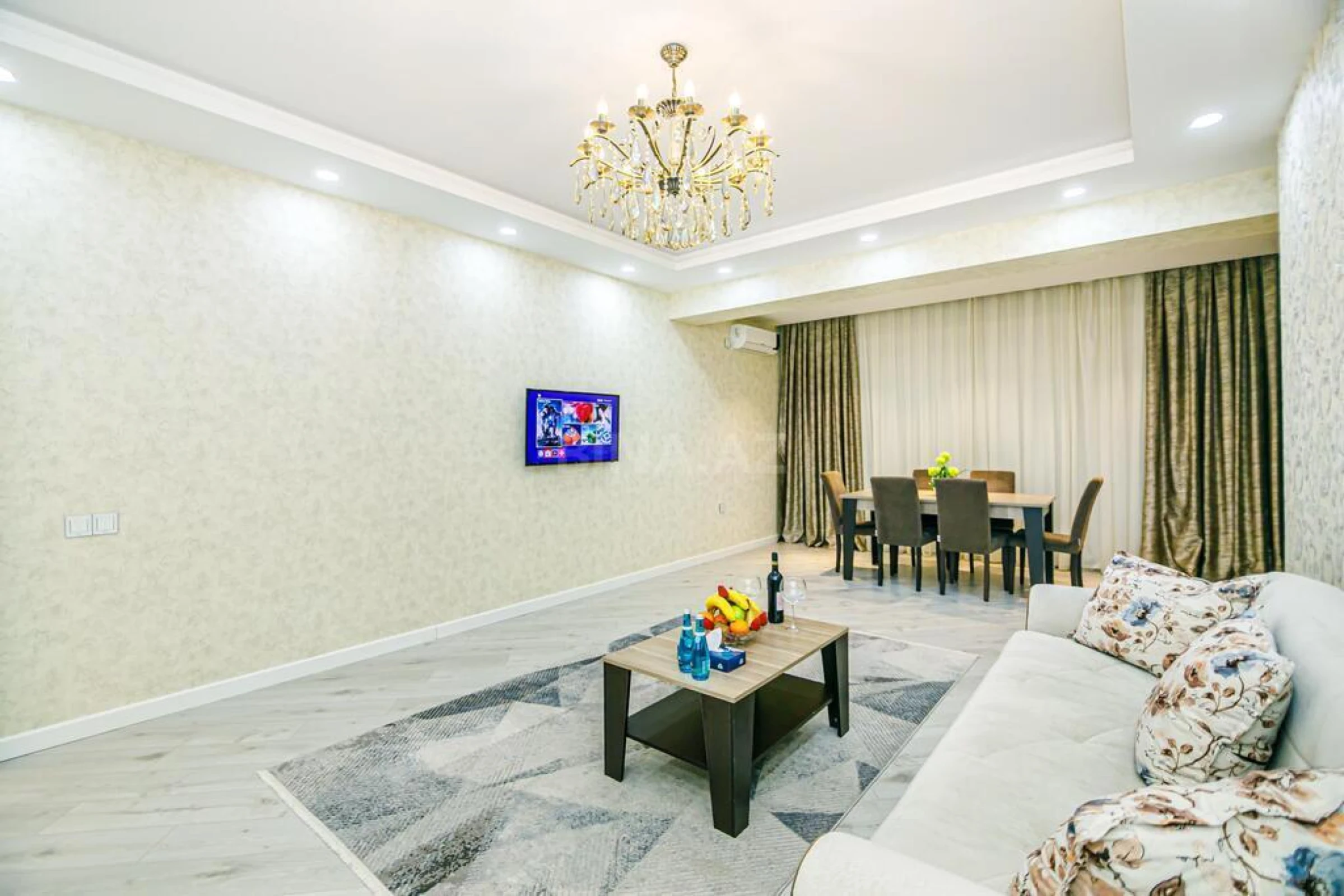 Kirayə verilir 2 otaqlı mənzil 130 m²