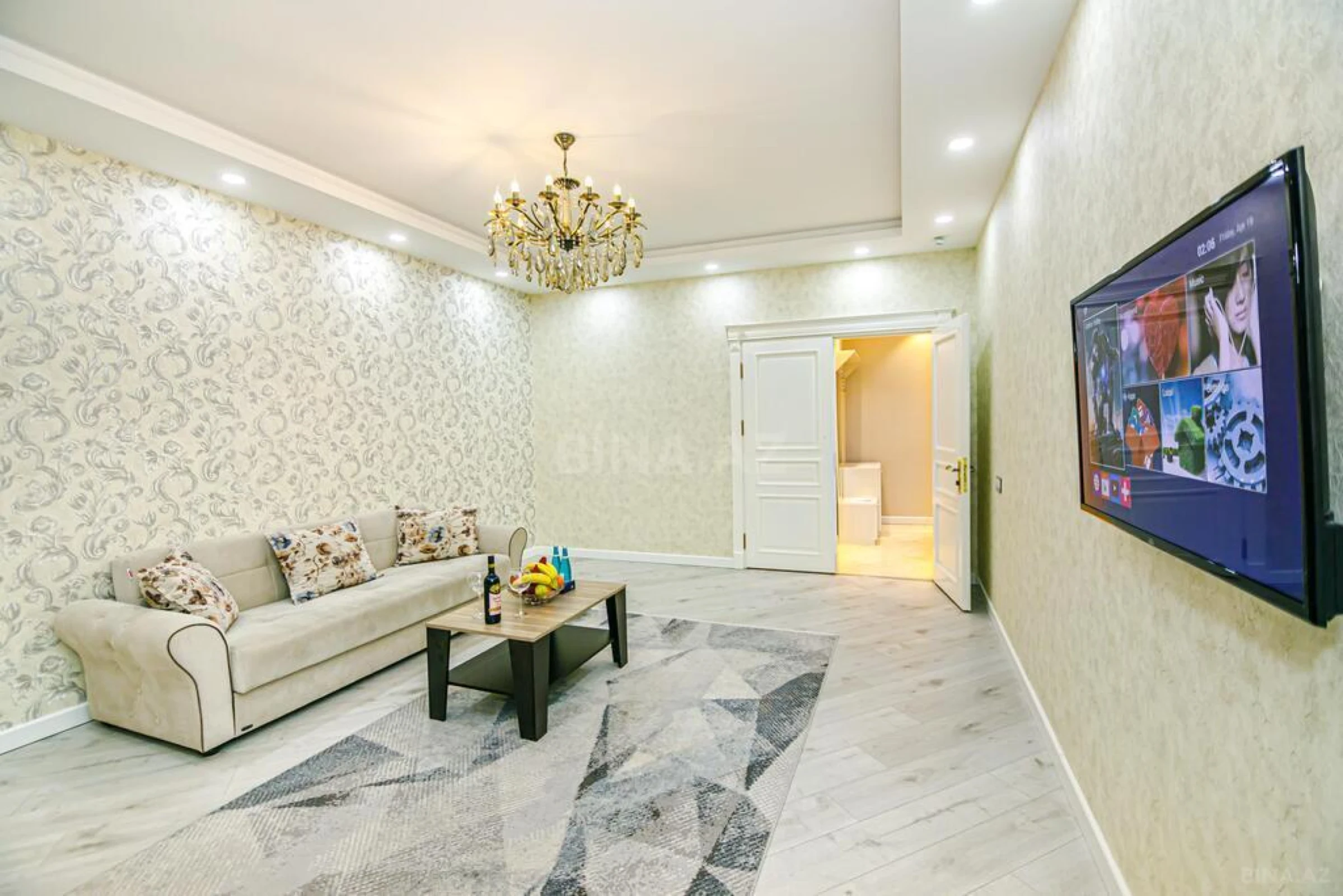 Kirayə verilir 2 otaqlı mənzil 130 m²