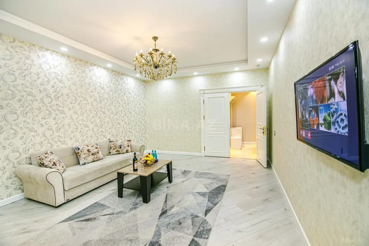 Kirayə verilir 2 otaqlı mənzil 130 m²