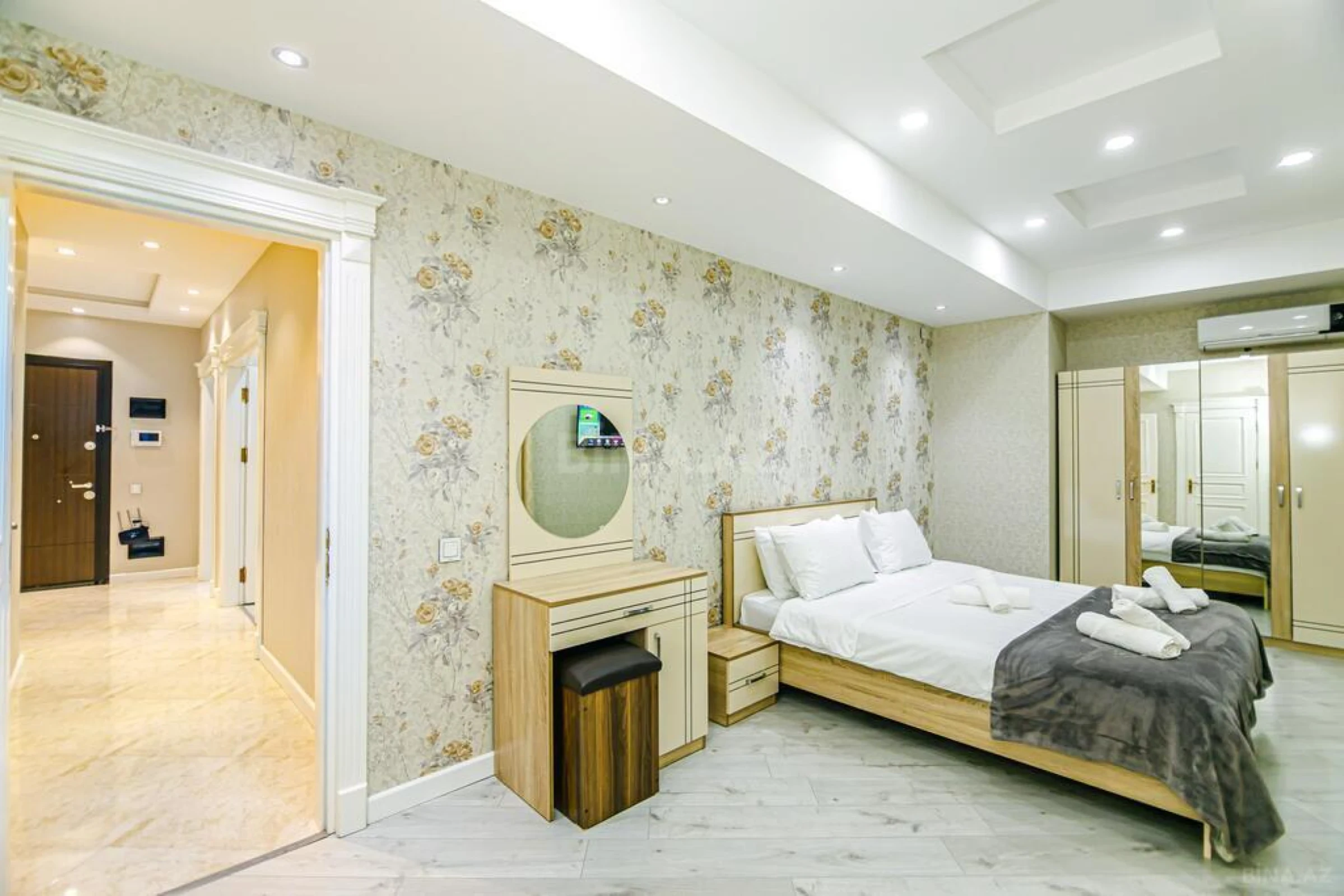 Kirayə verilir 2 otaqlı mənzil 130 m²