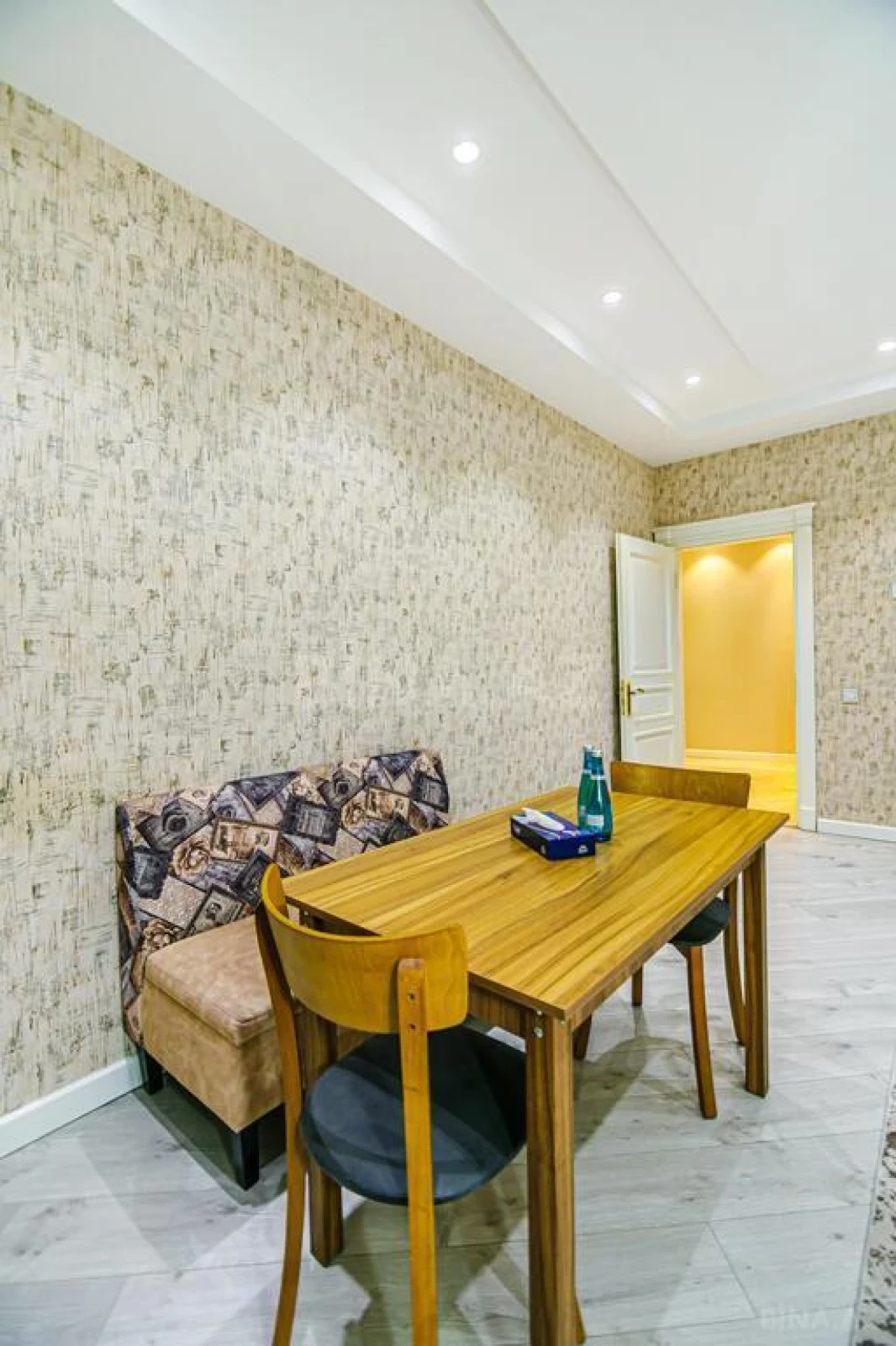 Kirayə verilir 2 otaqlı mənzil 130 m²
