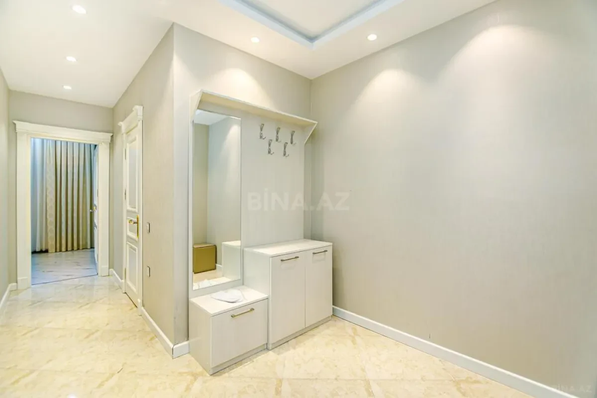 Kirayə verilir 2 otaqlı mənzil 130 m²