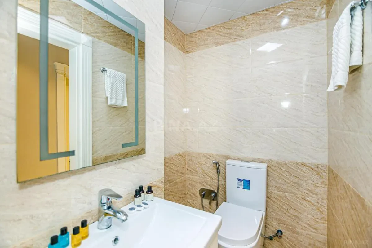 Kirayə verilir 2 otaqlı mənzil 130 m²
