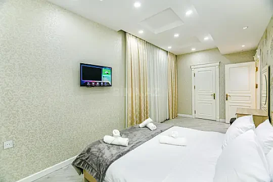Kirayə verilir 2 otaqlı mənzil 130 m²