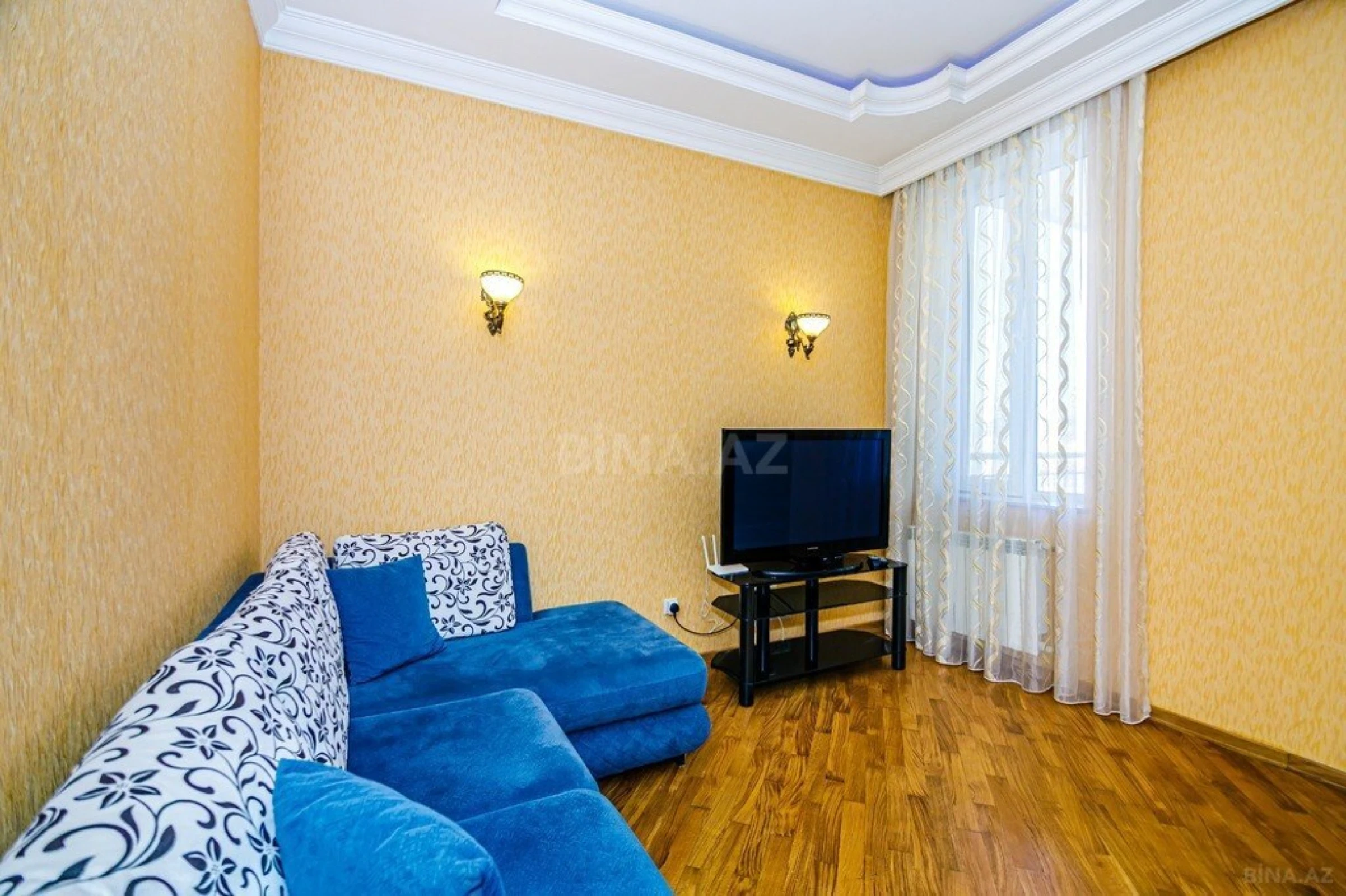 Kirayə verilir 3 otaqlı mənzil 160 m²