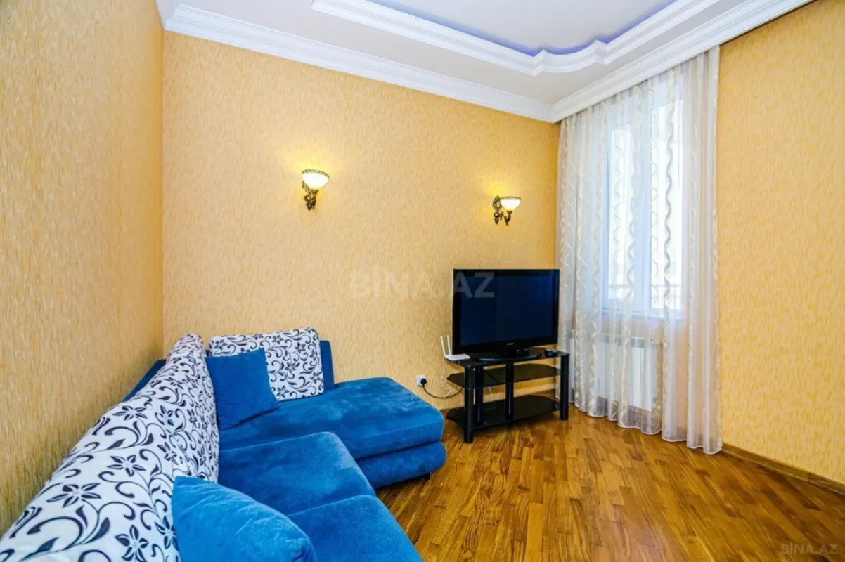 Kirayə verilir 3 otaqlı mənzil 160 m²