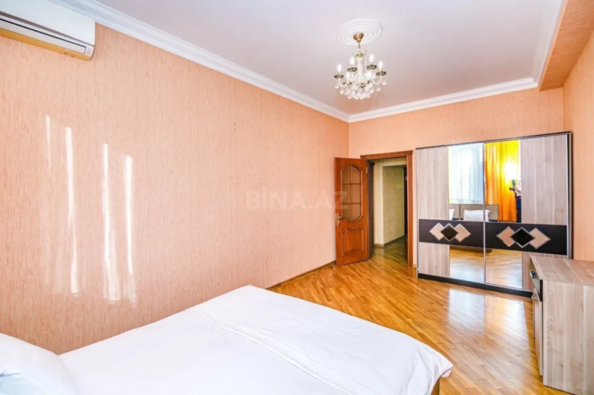 Kirayə verilir 3 otaqlı mənzil 160 m²
