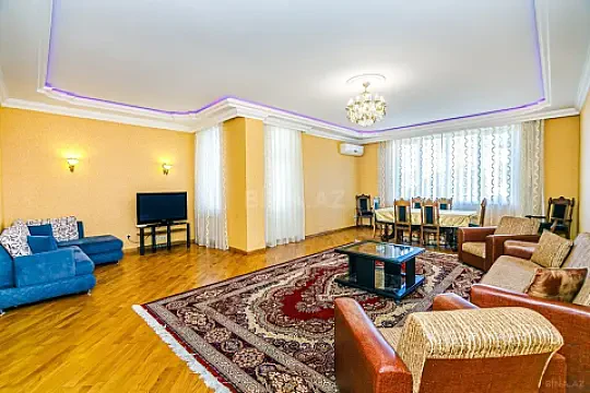 Kirayə verilir 3 otaqlı mənzil 160 m² — Bakı 3 otaq 160.00 m²