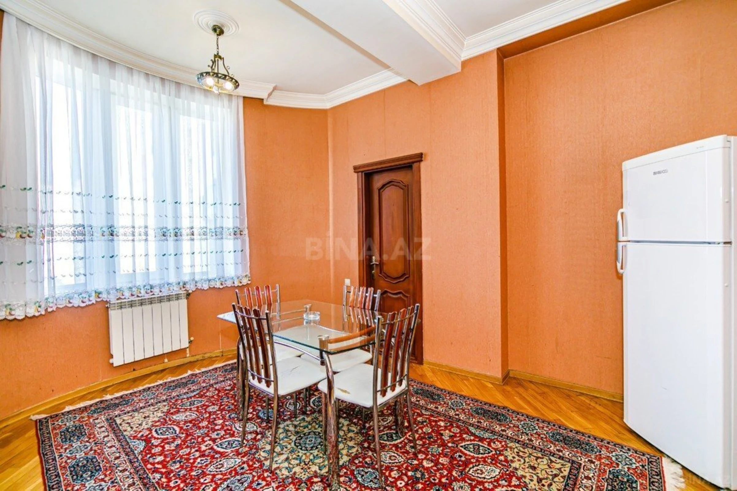 Kirayə verilir 3 otaqlı mənzil 160 m²