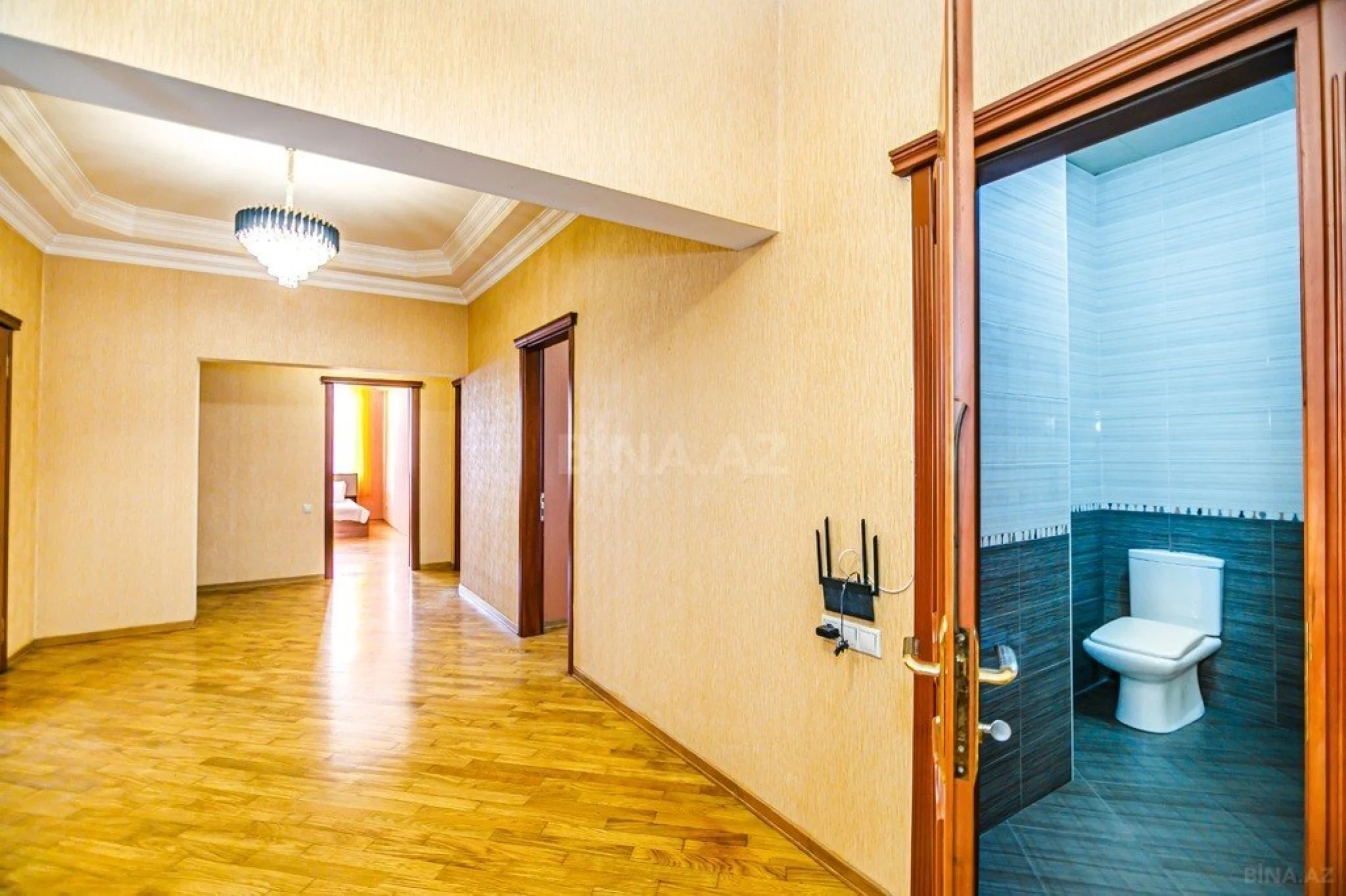 Kirayə verilir 3 otaqlı mənzil 160 m²