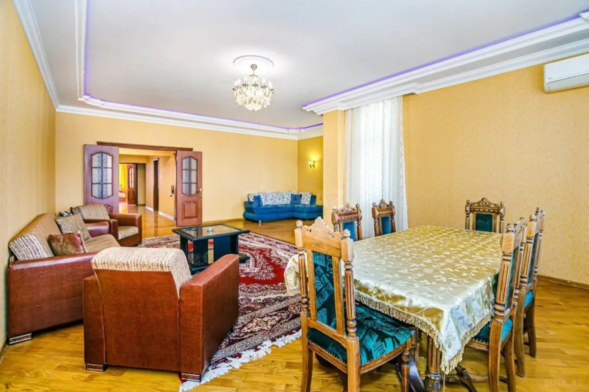 Kirayə verilir 3 otaqlı mənzil 160 m²