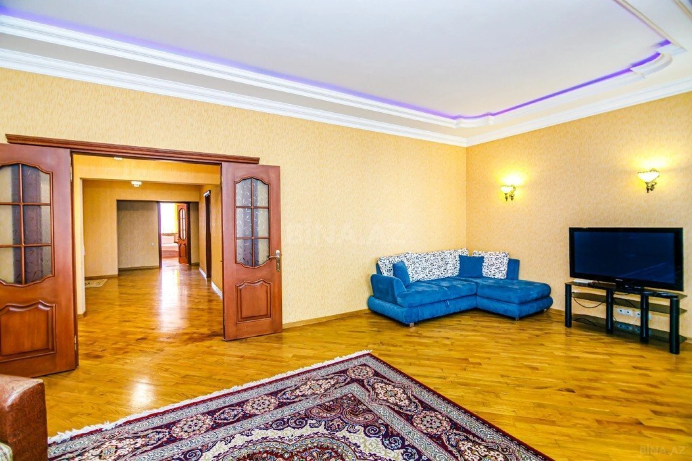 Kirayə verilir 3 otaqlı mənzil 160 m²