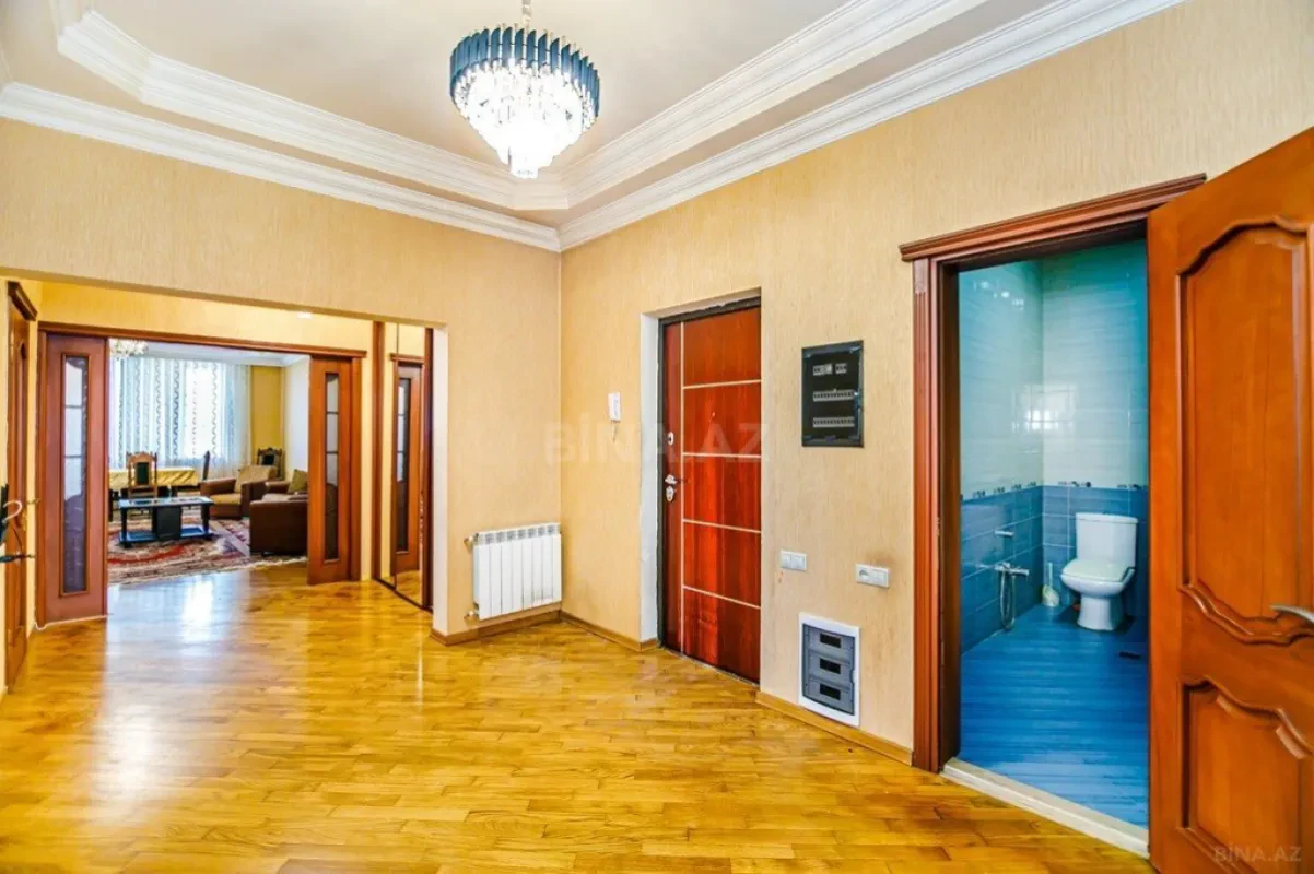 Kirayə verilir 3 otaqlı mənzil 160 m²
