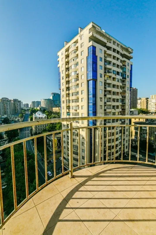 Kirayə verilir 3 otaqlı mənzil 160 m²