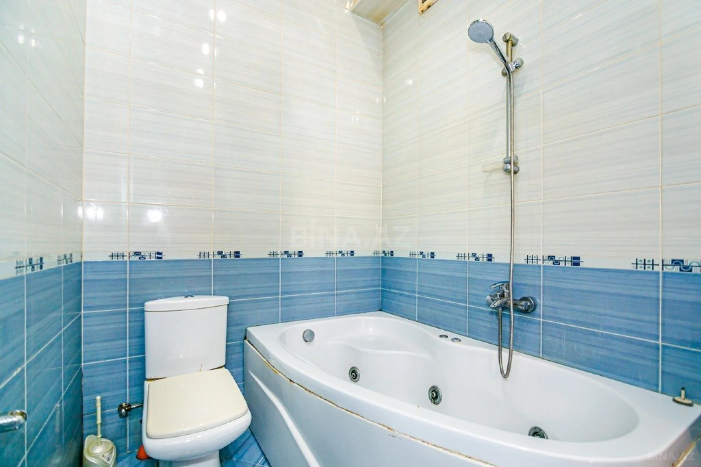 Kirayə verilir 3 otaqlı mənzil 160 m²