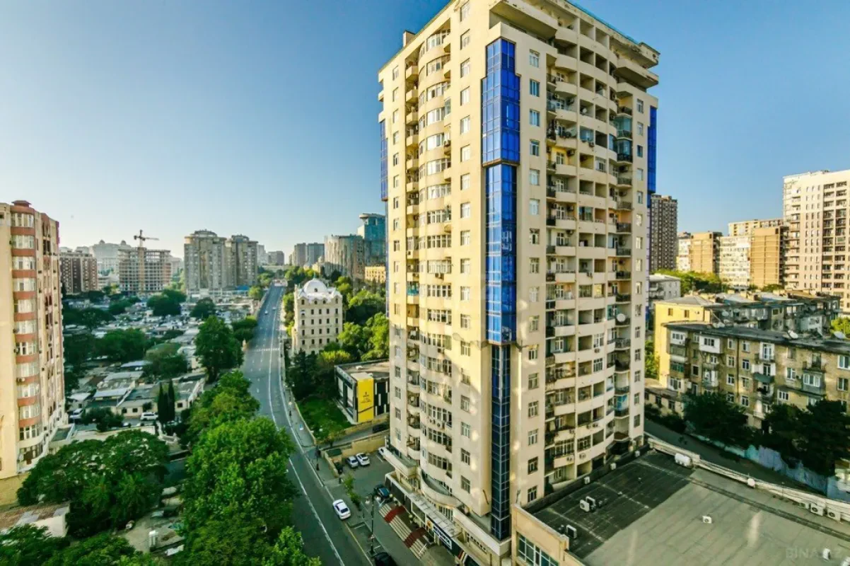Kirayə verilir 3 otaqlı mənzil 160 m²