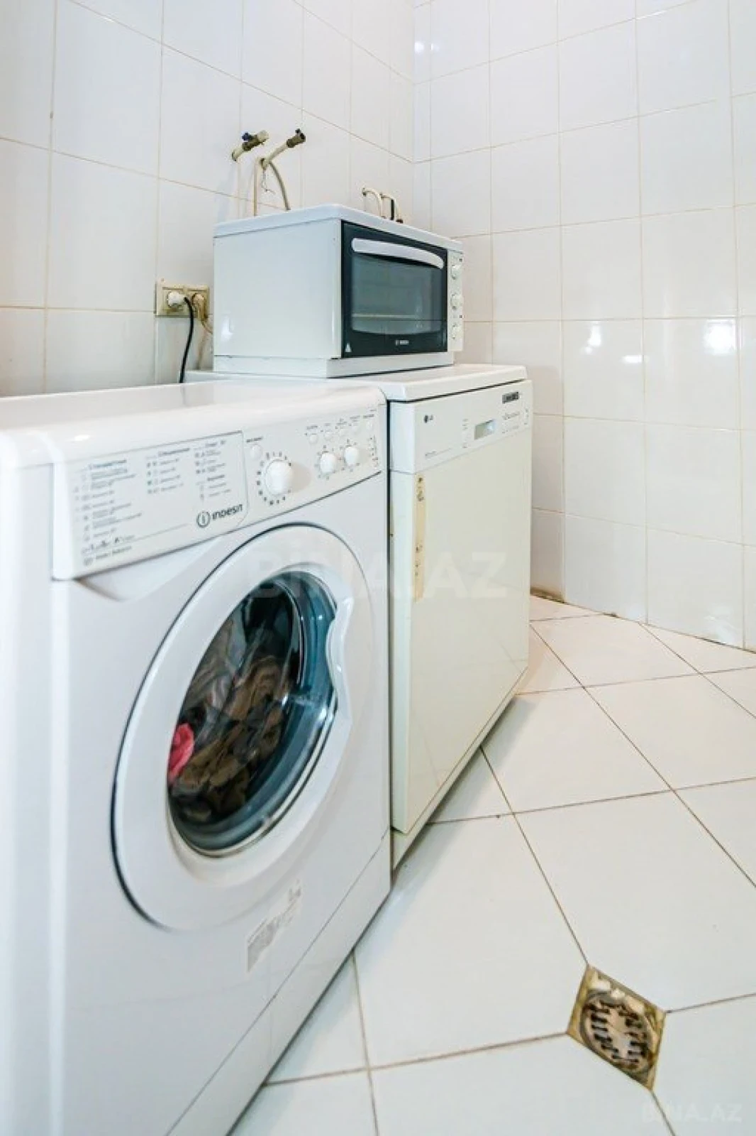 Kirayə verilir 3 otaqlı mənzil 160 m²