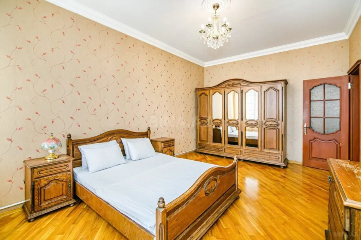 Kirayə verilir 3 otaqlı mənzil 160 m²