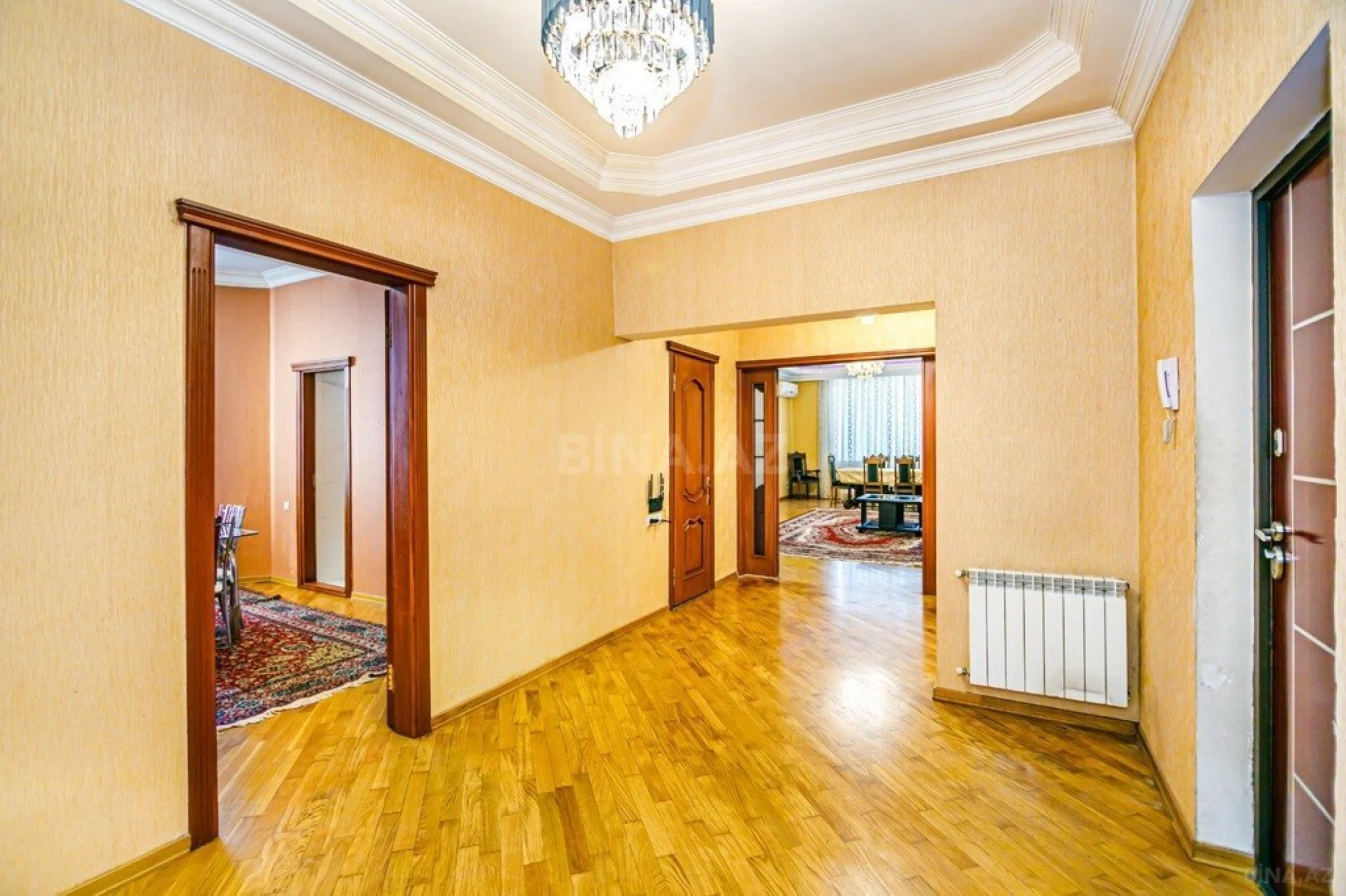 Kirayə verilir 3 otaqlı mənzil 160 m²