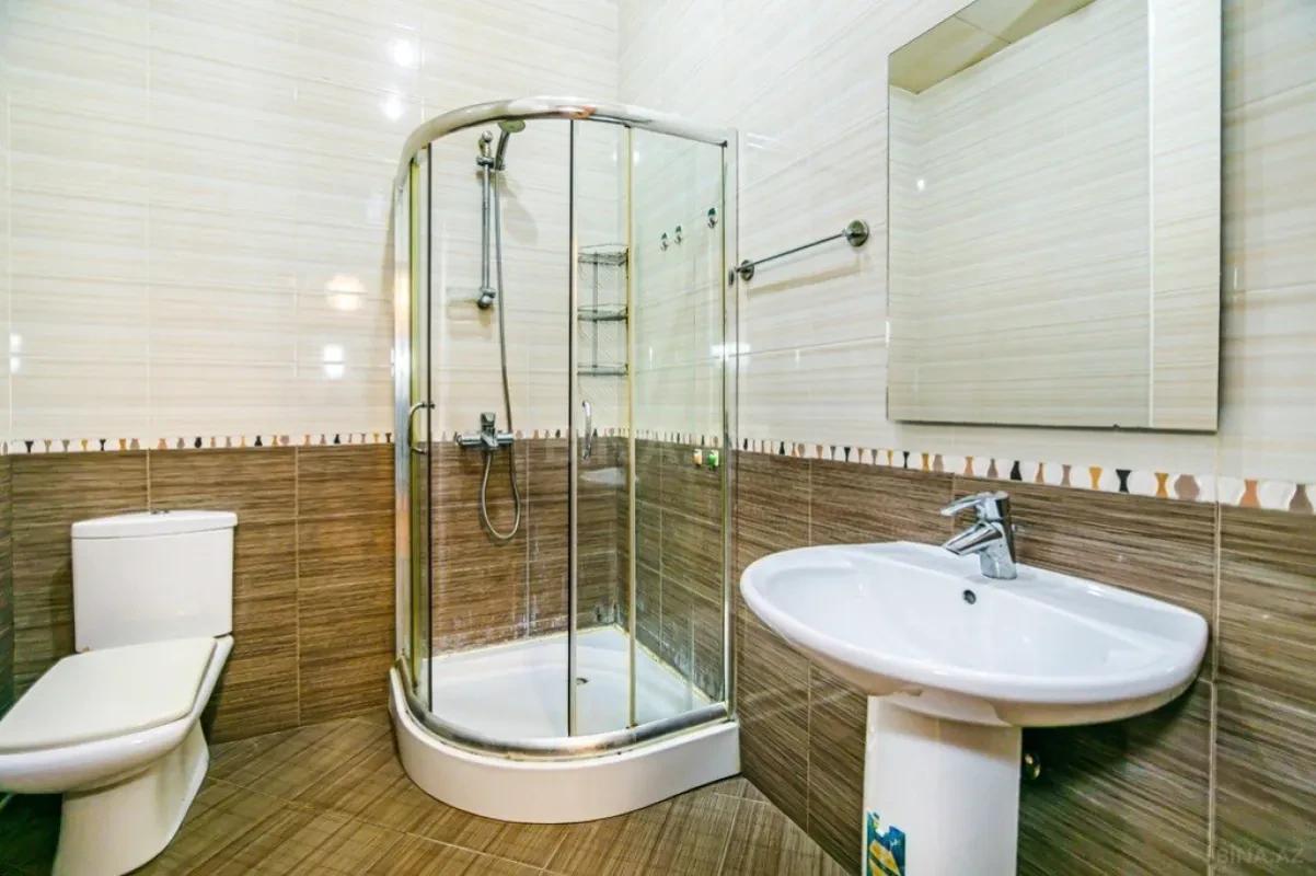Kirayə verilir 3 otaqlı mənzil 160 m²