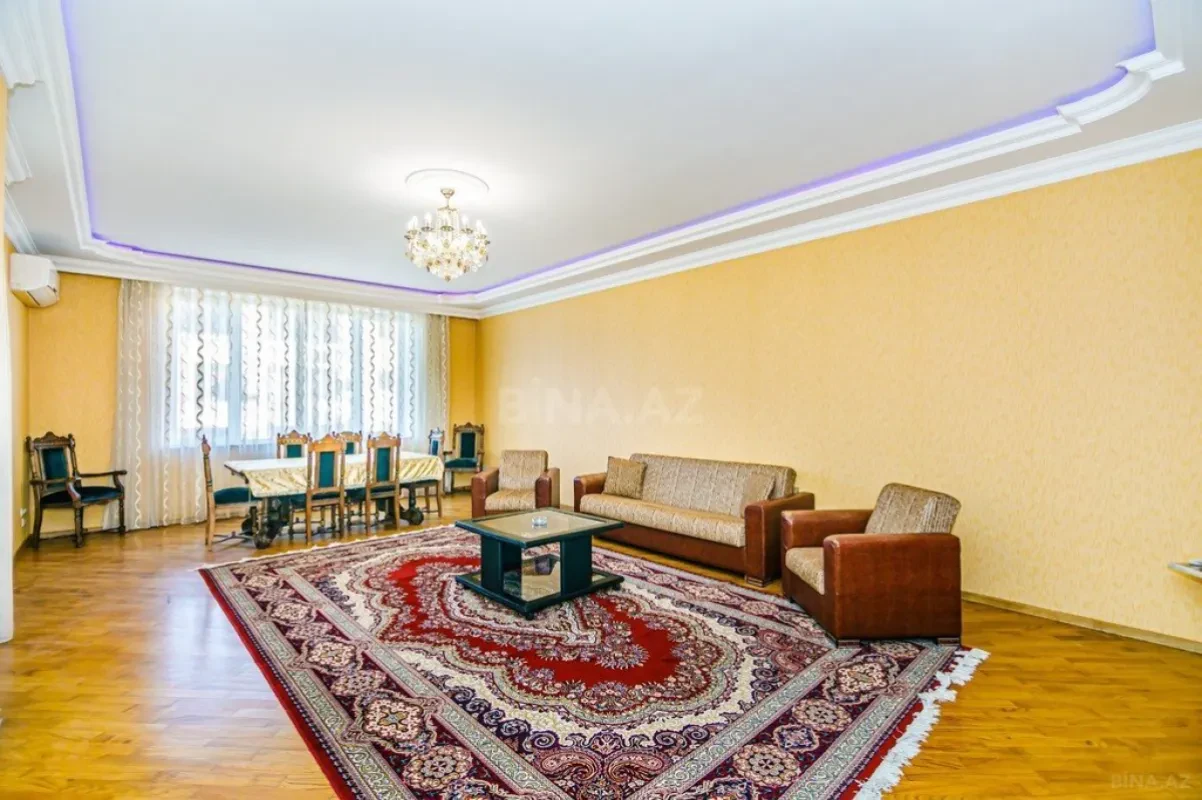 Kirayə verilir 3 otaqlı mənzil 160 m²