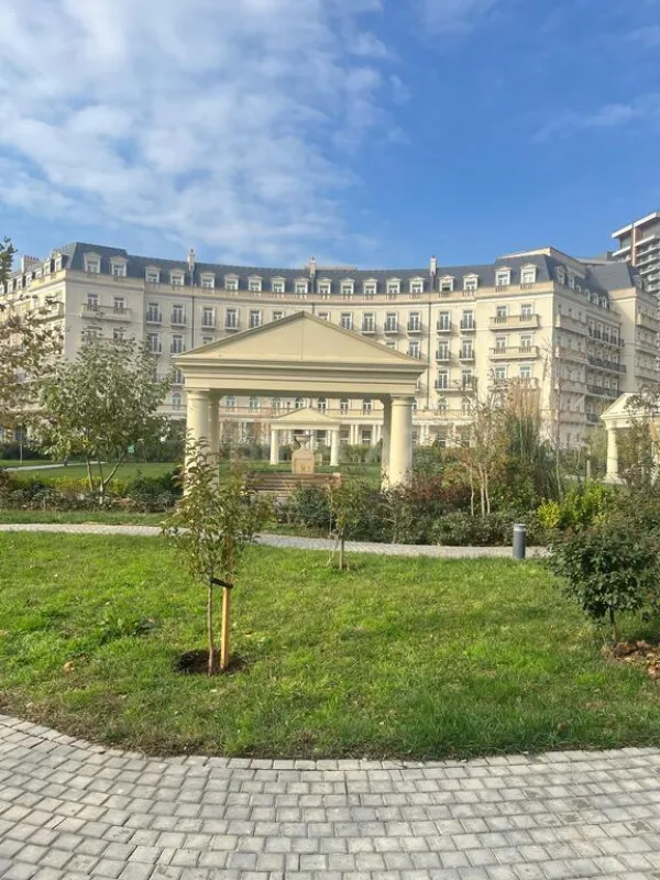 Kirayə verilir 4 otaqlı mənzil 125 m²