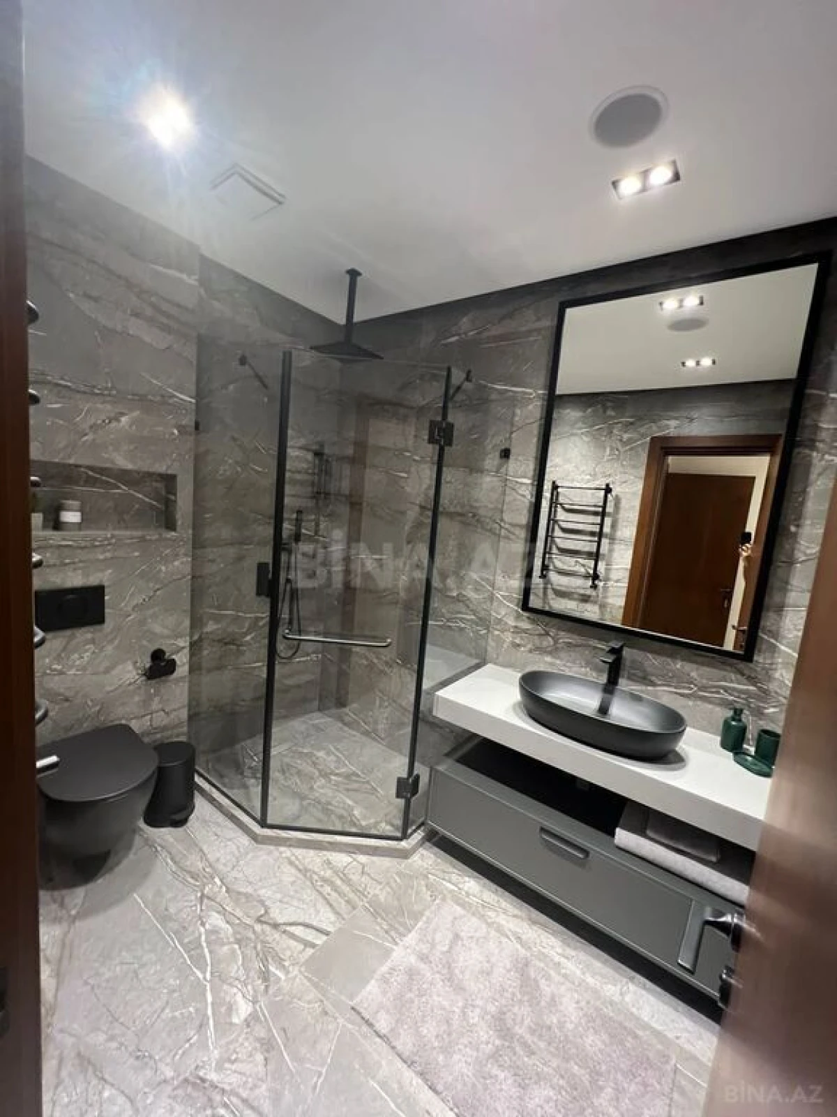 Kirayə verilir 4 otaqlı mənzil 125 m²