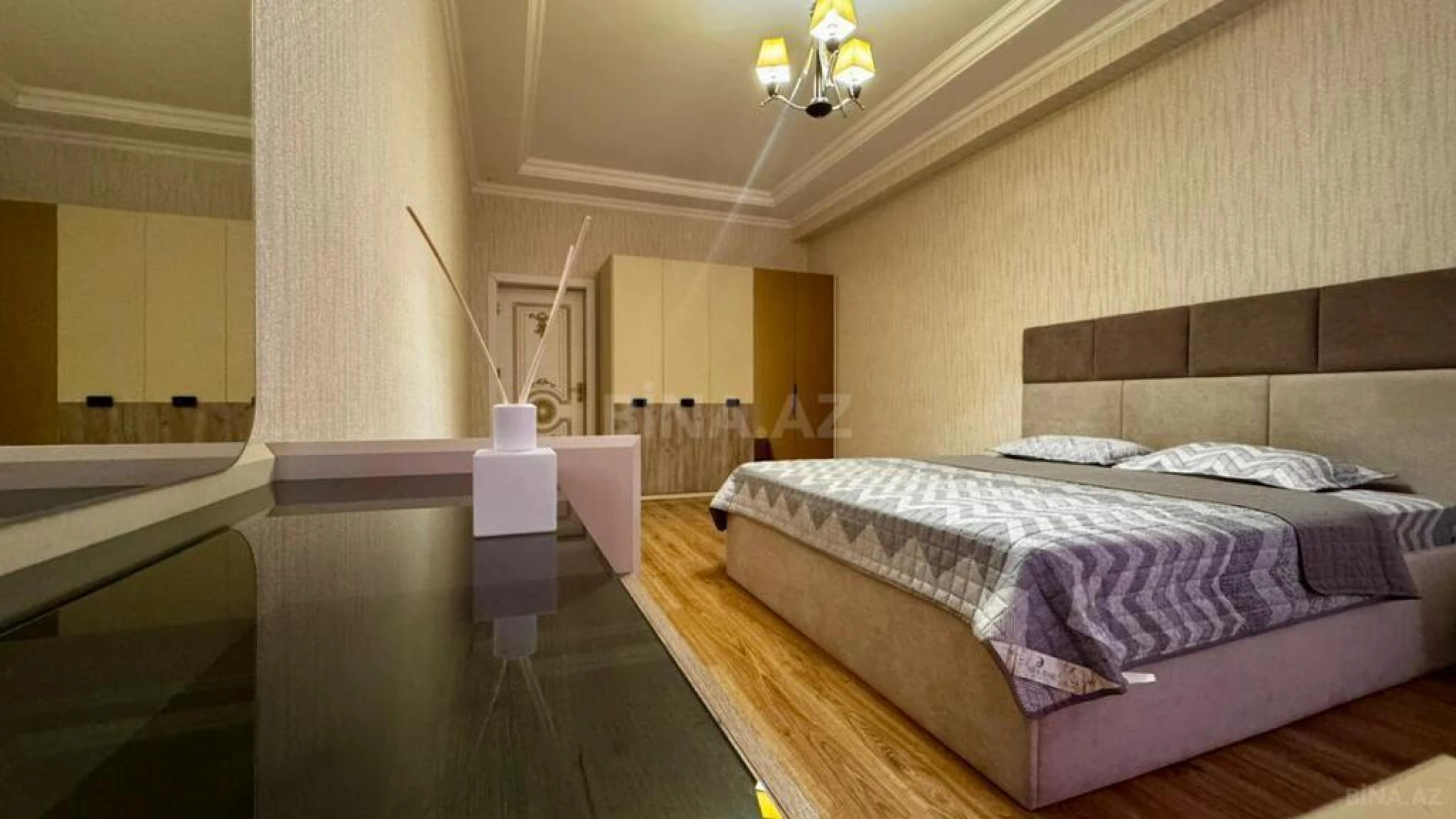 Kirayə verilir 2 otaqlı mənzil 65 m²