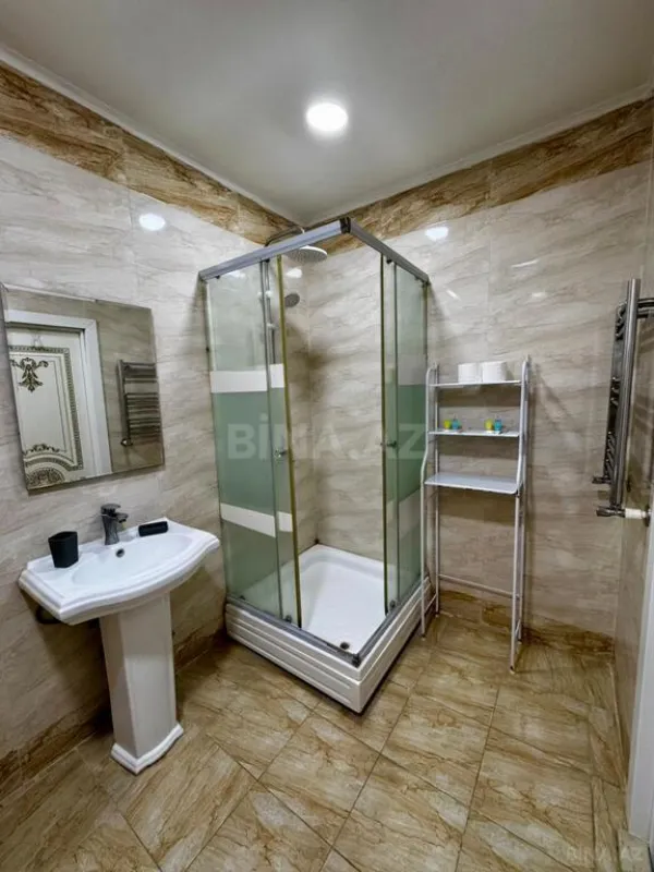 Kirayə verilir 2 otaqlı mənzil 65 m²