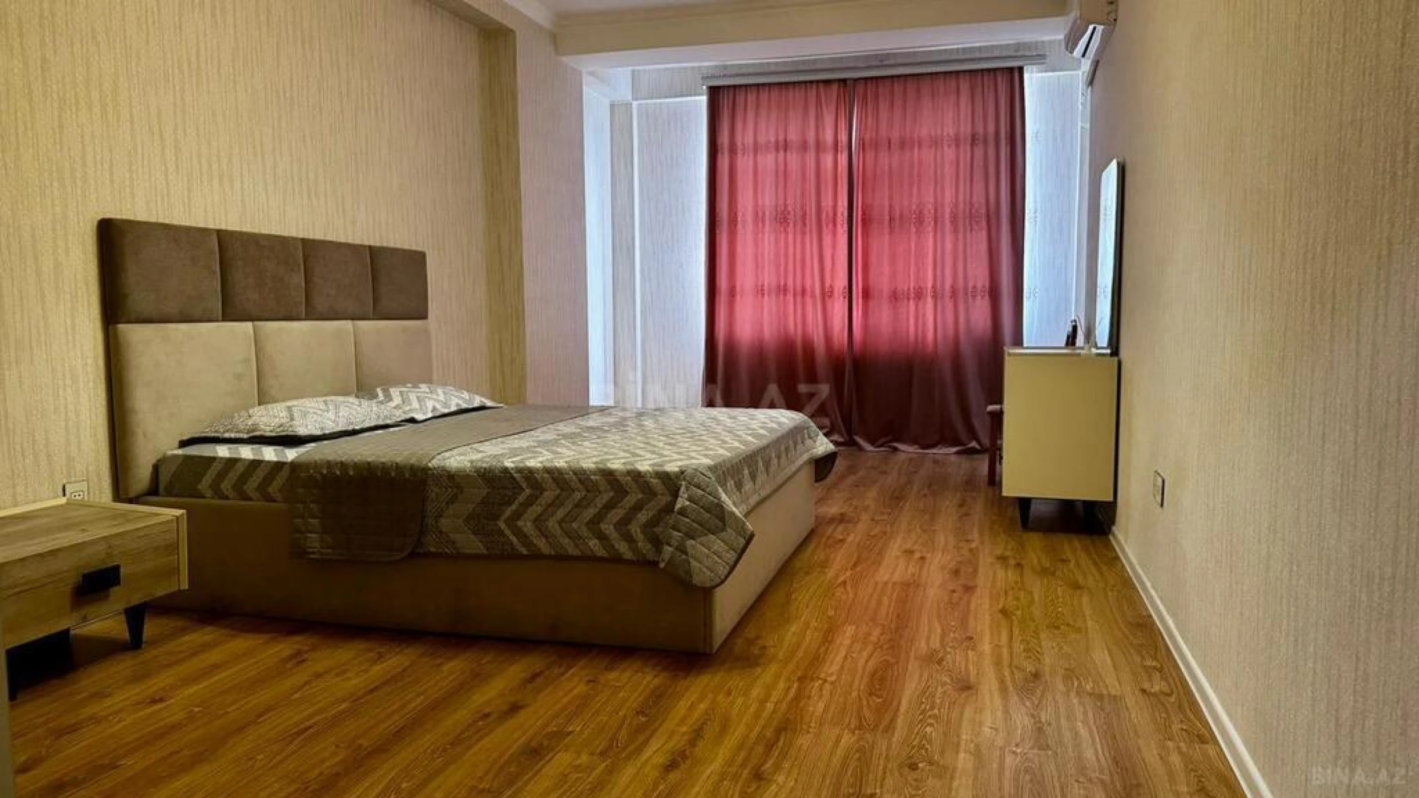Kirayə verilir 2 otaqlı mənzil 65 m²