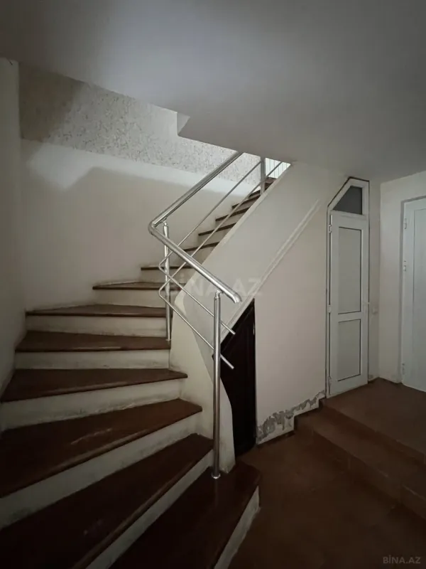 Satılır 10 otaqlı həyət evi 500 m²