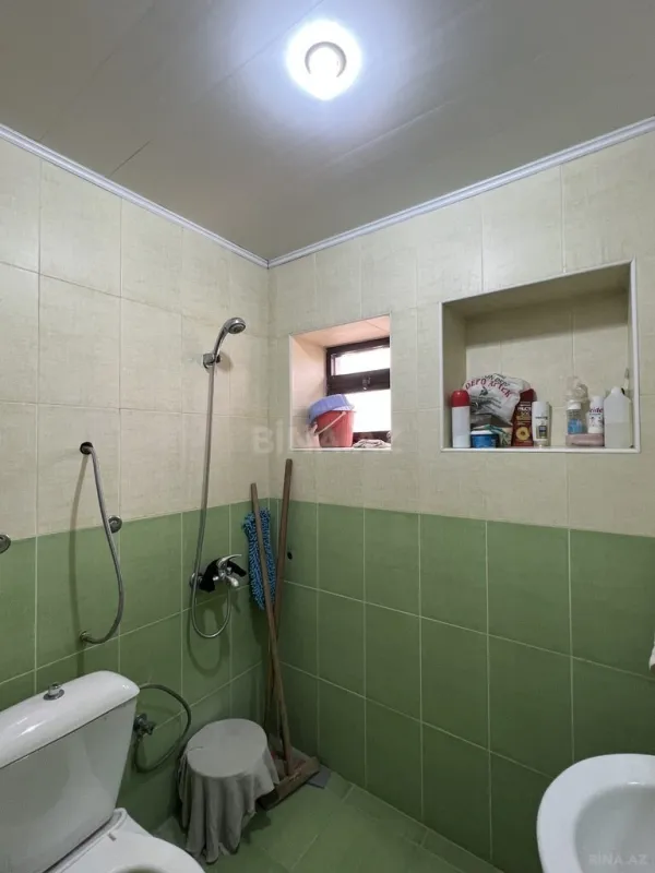 Satılır 10 otaqlı həyət evi 500 m²