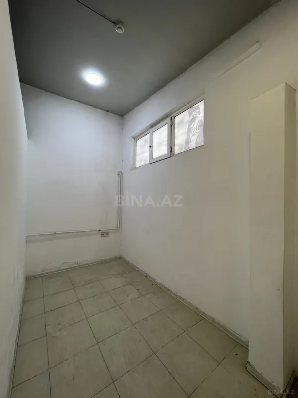 Satılır obyekt 328 m²
