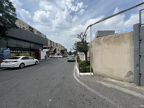 Satılır obyekt 328 m²