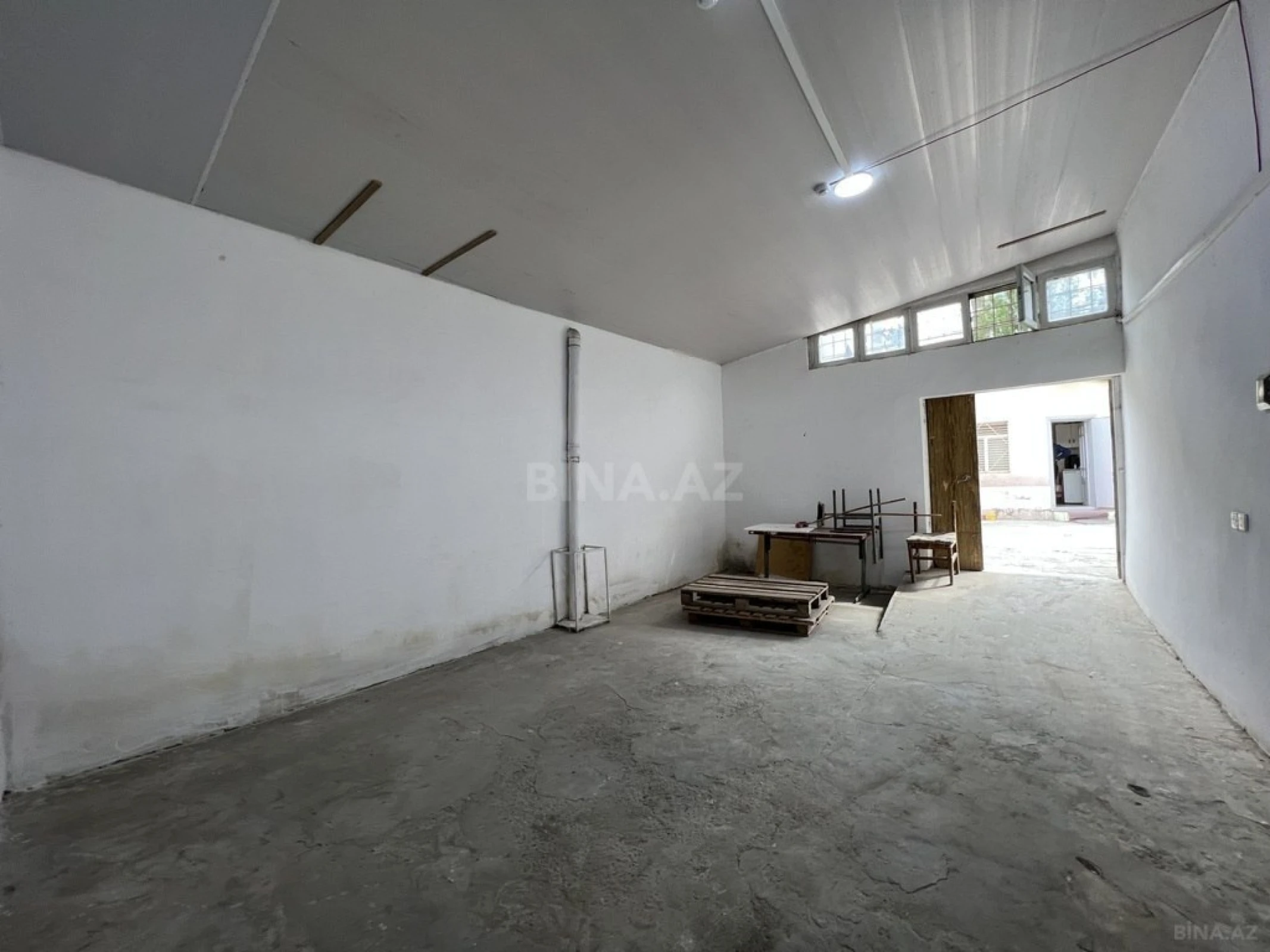 Satılır obyekt 328 m²