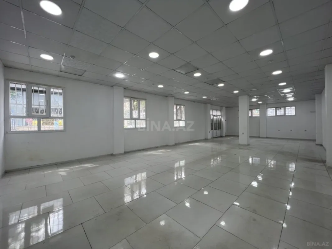 Satılır obyekt 328 m²