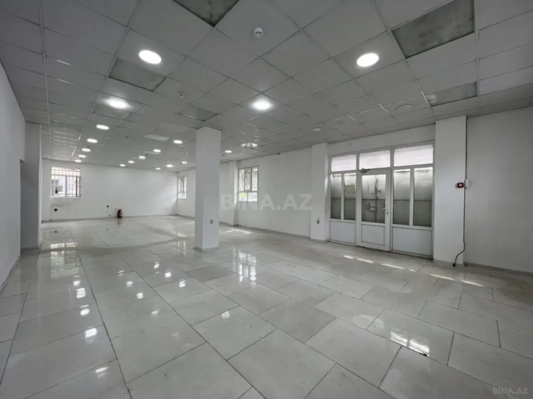 Satılır obyekt 328 m²