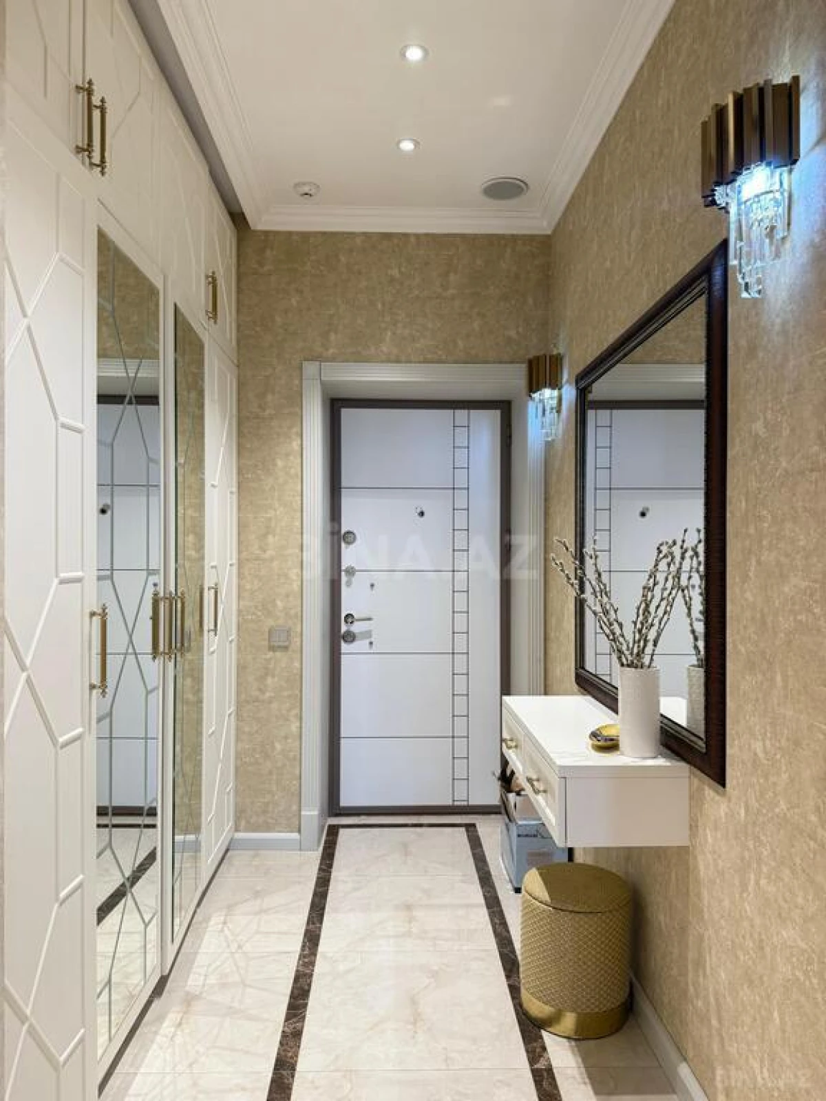 Satılır 3 otaqlı mənzil 107 m²