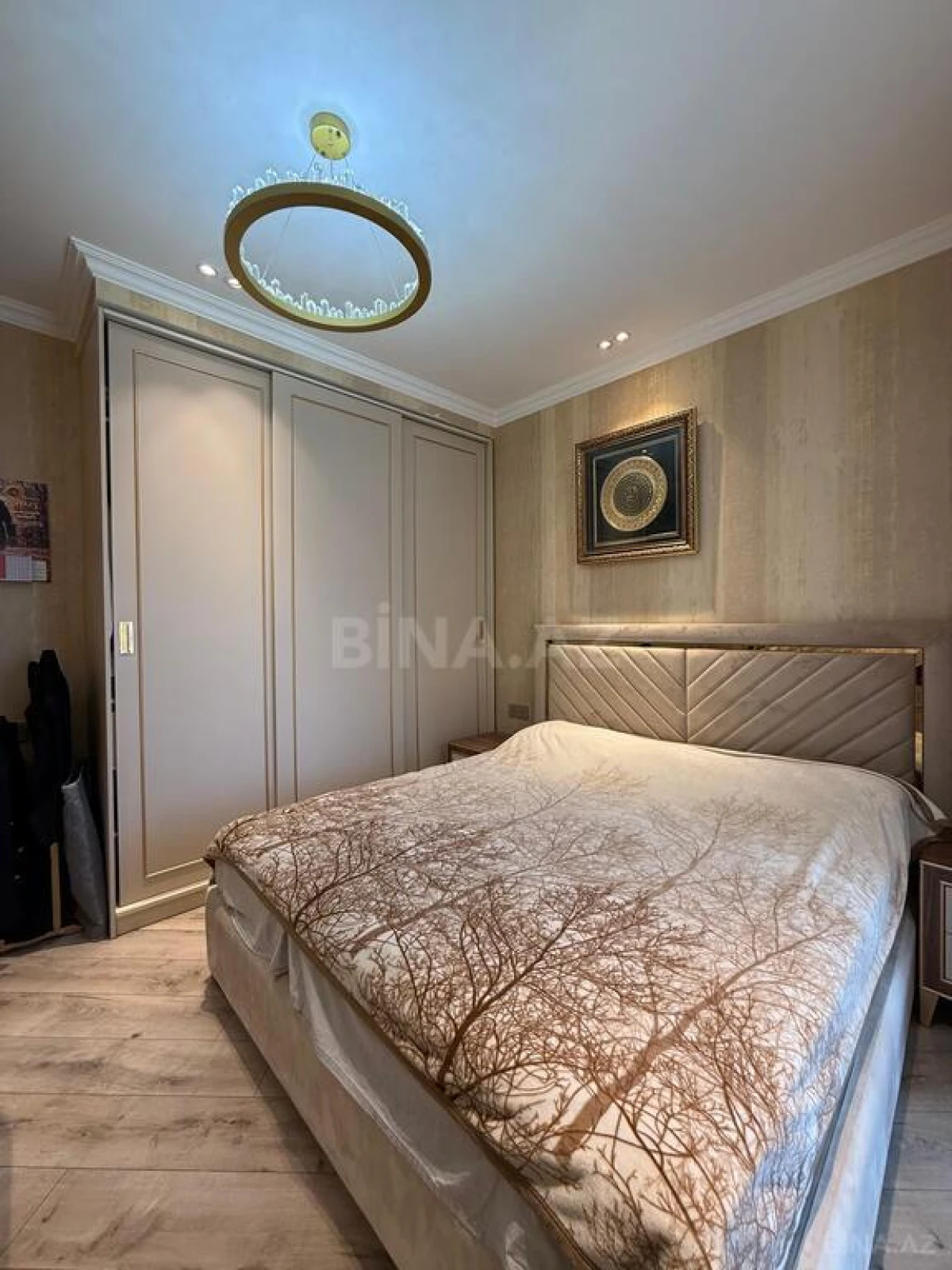 Satılır 3 otaqlı mənzil 107 m²
