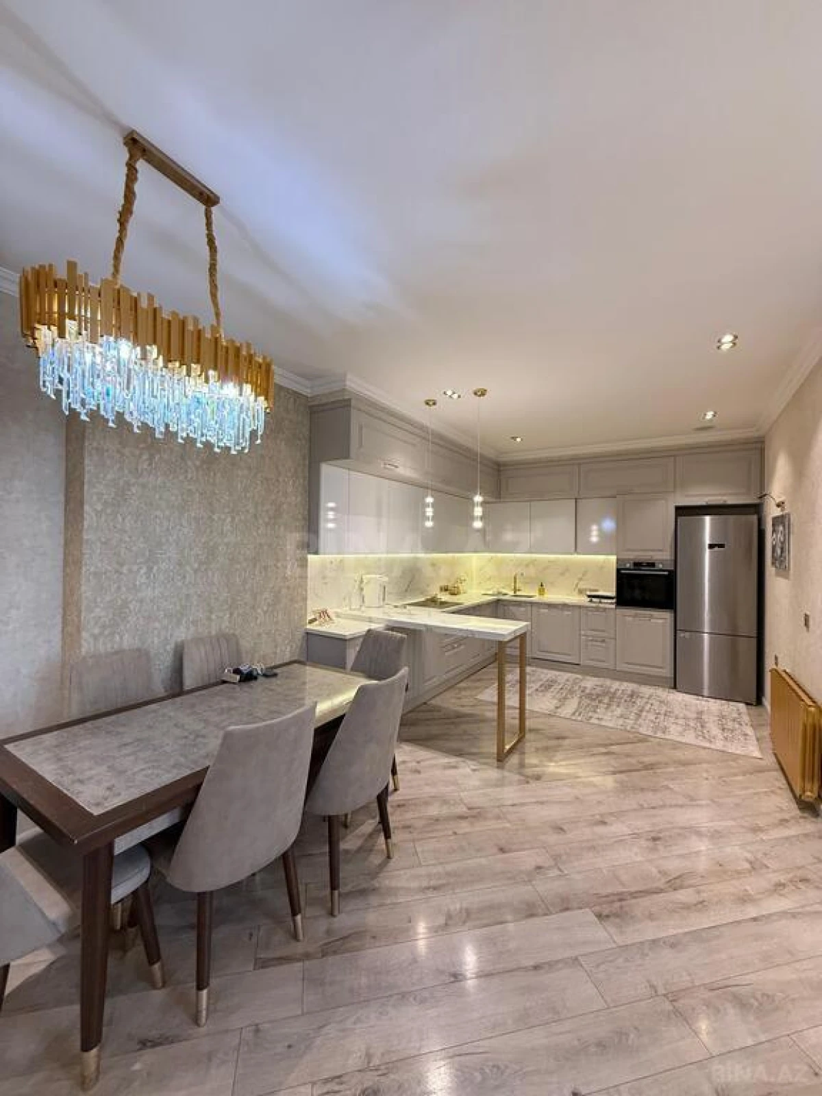 Satılır 3 otaqlı mənzil 107 m²