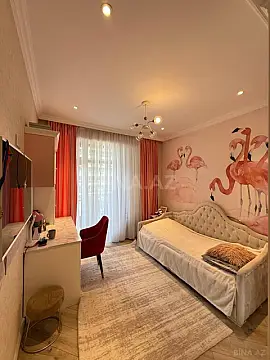 Satılır 3 otaqlı mənzil 107 m²