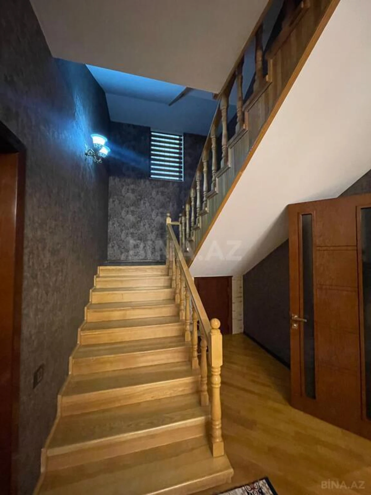 Satılır 7 otaqlı həyət evi 556 m²